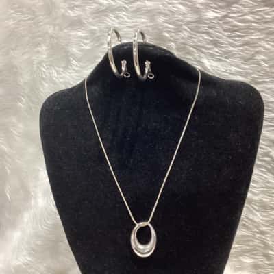  Womens Silver tone Earrings & Necklace 