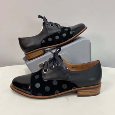  Zazou Amica Womens  Size 6 / 6.5 Black  Leather lace ups