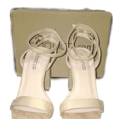 Boohoo  Womens  Size 37 / 4 Heels Nude 