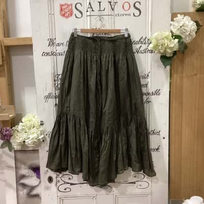 Country Road Brand! 100% COTTON A-LINE SKIRT! Womens  Size 6 A-Line Skirt / Maxi Skirt Green / Khaki 