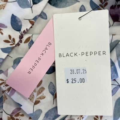Black Pepper Womens  Size M Floral 
