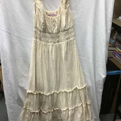 Hansen & Gretel Womens  Size M Midi Dress Beige 