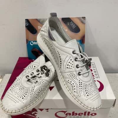  Cabella-  Size 38 Sneakers White 