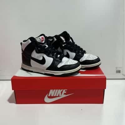 Nike Panda Hightop Dunks Women’s size 6