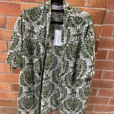  Womens Spirit Bird the Label Size S Floral / Green Short and over shirt set 