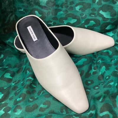 Country Road Womens  Size 38 Flats Cream 