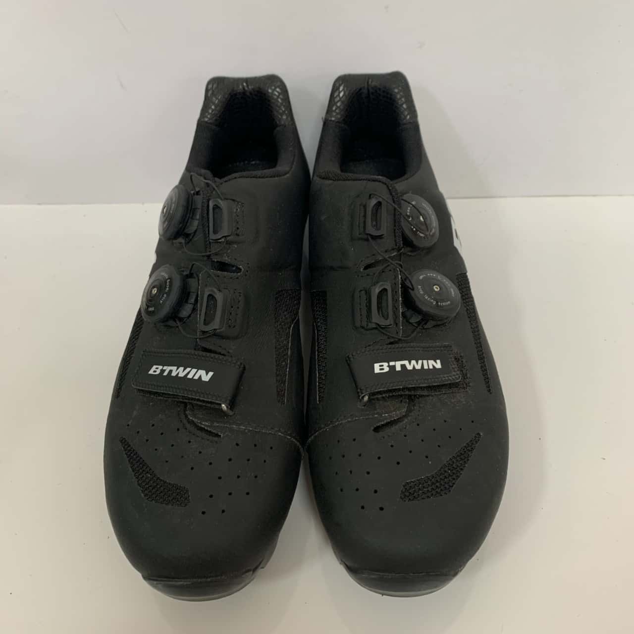 b twin shoes