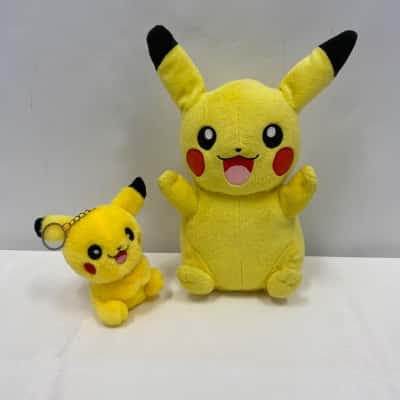 Pikachu Light Up Toy + Key Ring 2 Pieces