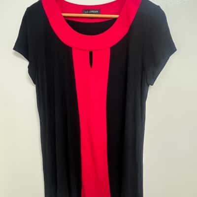 Liz Jordan Women's Size L T-shirts - Black  / Red 