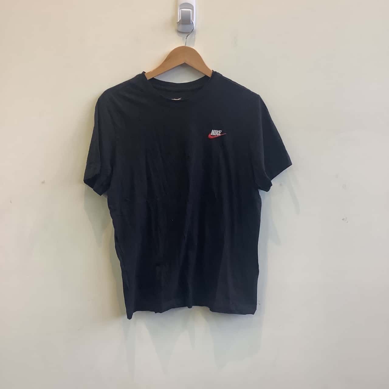 Nike Mens Size M TShirt Black /Red/White (s)