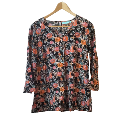Blue Illusion Womens  Size S 3/4 Sleeve  Shell Top Pattern 