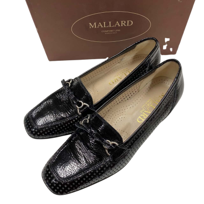 Mallard Womens Size 39.5 Black Perforated Leather Heeled Loafers 