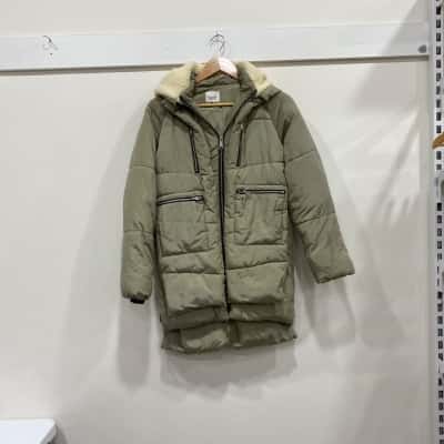 Seed Womens  Size 6 Puffer Jacket Green 