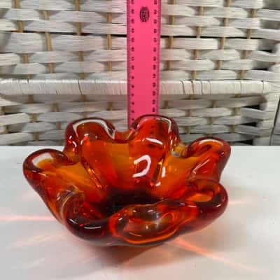 Glass bowl