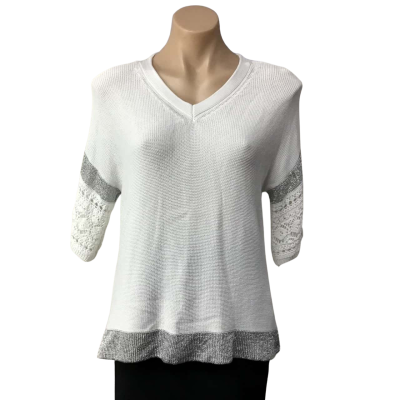 Womens approx Size S / M White / Silver Trim / Pattern Short Sleeve V-Neck Knit Top 