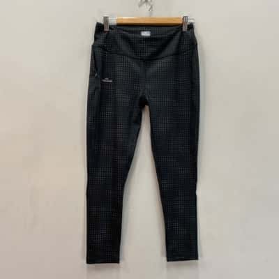 Kathmandu Womens  Size 10 3/4 Leggings Black  / Grey / Pattern 