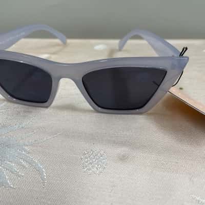 One Day Away Womens sunglasses 