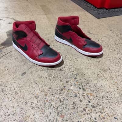 Jordan / Nike Mens  Size 12 Sneakers Black  / Red / White 
