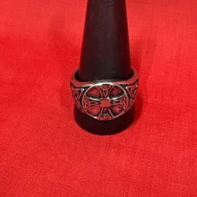 Men's Silver Tone Signet Ring With a Celtic Cross 