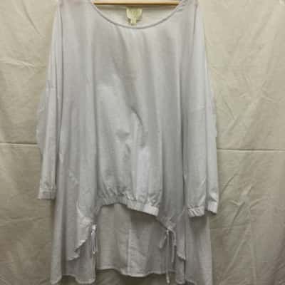 Boho Bird Womens Size 22 White Top RRP: $89.95