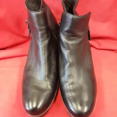 Midas Women's  Size 41 black leather wedge heel chunky sole double zippered  ankle boots
