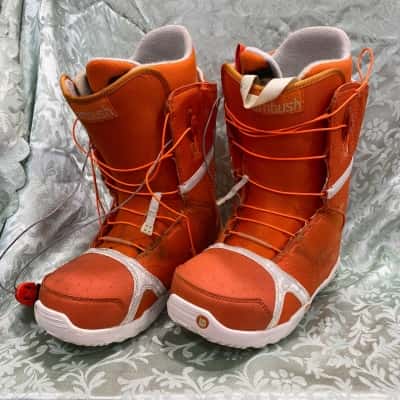 Burton size 9 snow boots