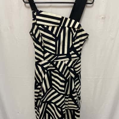 Cue Black and White Dress Size 10