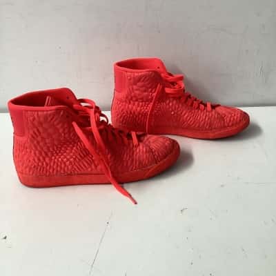 Nike Womens Blazer mid DMB in bright crimson color US Size 10 Sneakers 