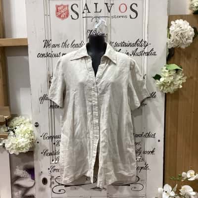 Dissh Brand! NWOT! BUTTON UP SHIRT COLLAR MINI DRESS/SHIRT! Womens  Size 10 Casual Dress / Shirt Dress / Short Sleeve Dress  Beige 