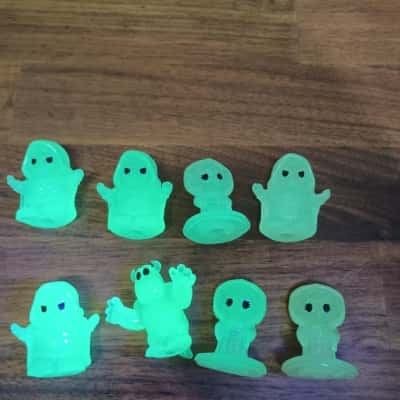 8 x Glow In The Dark Ooshies