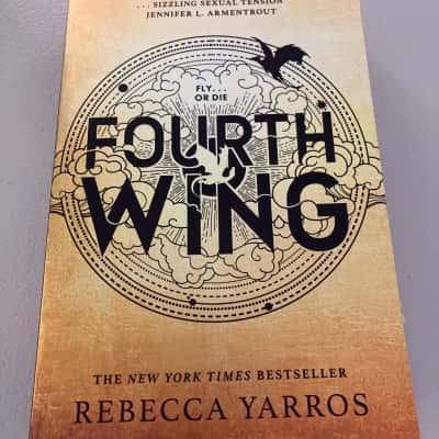 Fourth Wing - Rebecca Yarros