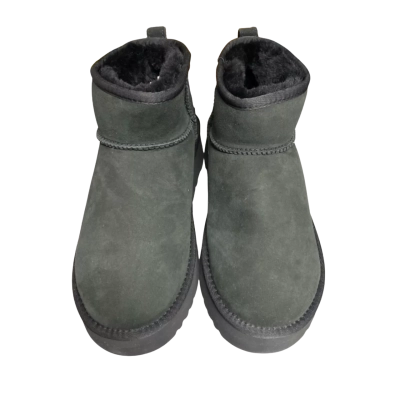 UGG Uinsex  Size 10/ Mini Boots/ Black  