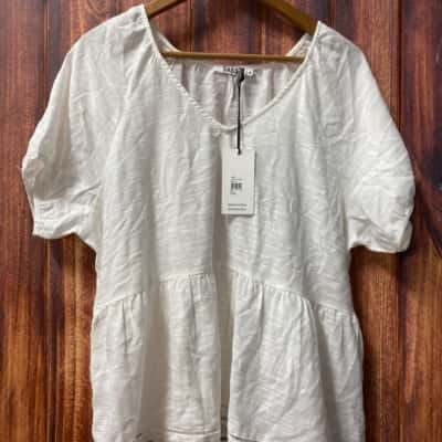 Sass  Size 16 White top new 
