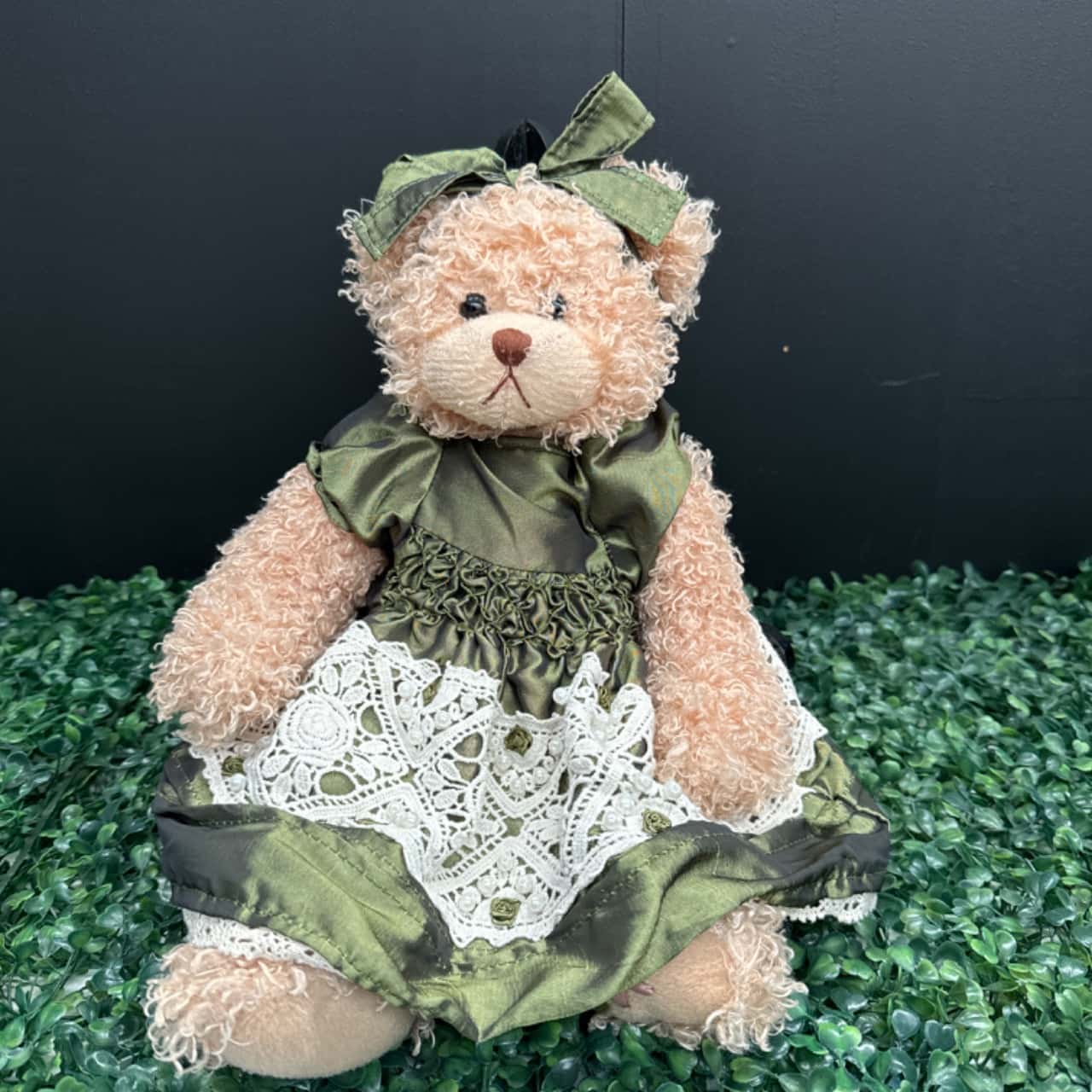 Settler Bears Large
