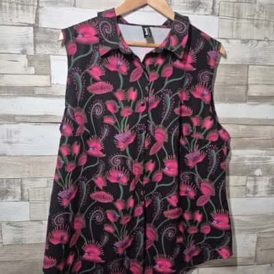 BlackMilk Womens Size XXL Sleeveless Top Venus Flytrap Design