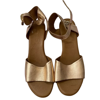 Diana Ferrari Womens  Size 38 Sandals Gold 