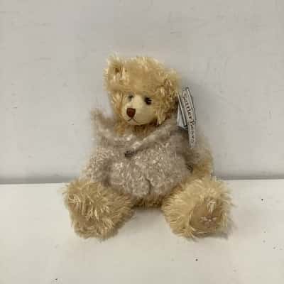 Settler Bears: Ingrid Bear