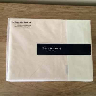 Brand New. Sheridan. Single Bed Sheet Set.  Specke Sorbet. 