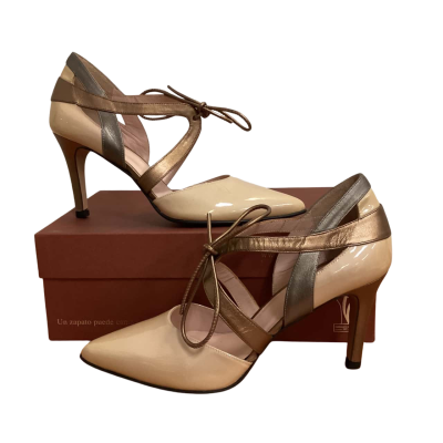  Womens  Size 38 Heels Cream 