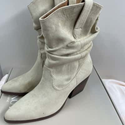 Walnut Melbourne Womens  Size 10 / 41 Boots Beige 