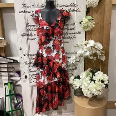 JAYSON BRUNSDON BRAND! Womens  Size 8 Floral Dress / Formal Dress Black  / Floral / Green / Red / White! BNWT! STUNNING FORMAL FLORAL DRESS! GREAT FOR ANY SPECIAL OCCASION! RUFFLE TIERED HEM LINE!