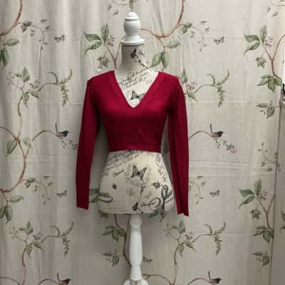 Guess Womens  Size M Cropped Top Red 