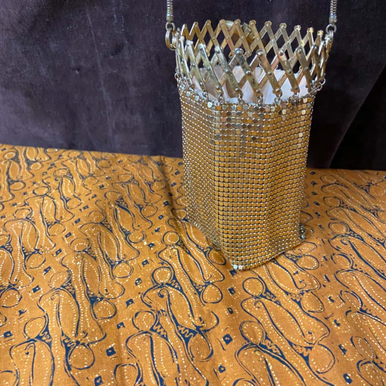 Vintage Gold Glomesh Expanding Top Coin Purse (s)