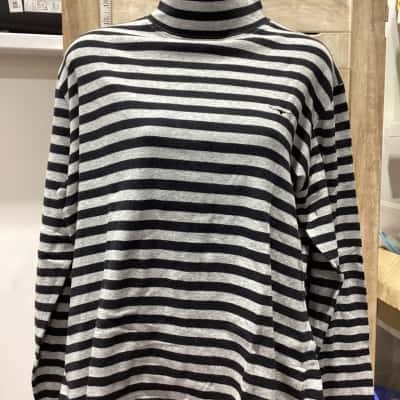 R.M. Williams Womens  Size 18 Crew Neck Top Black  / Grey 