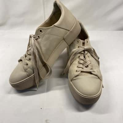  Hōgl Womens  Size 7 Sneakers Beige 