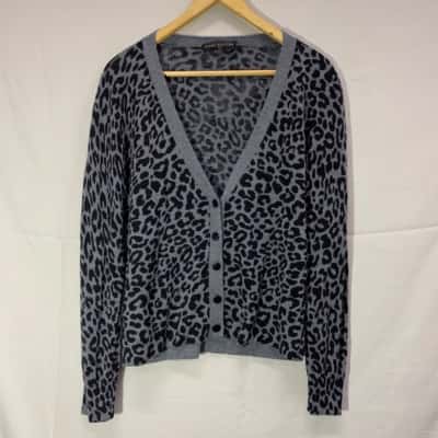 Perri Cutten Women’s Grey Leopard Print Button-down Cardigan