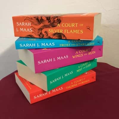 Book series “A Court of Thorns and Roses”