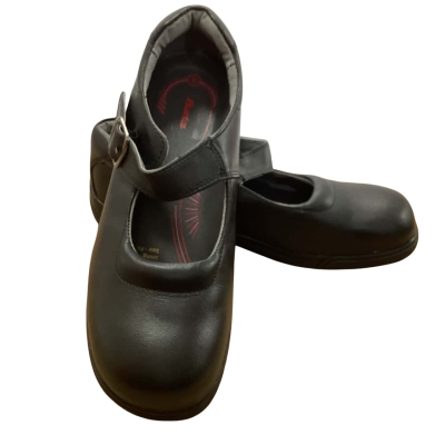  Womens  Size 8 Flats Black  