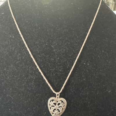 Ladies Silver 925 Stamped Necklace w/ Heart Pendant - EUC
