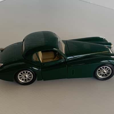 Bburago 1948 Jaguar XK120 Coupe, 1:24 scale diecast model